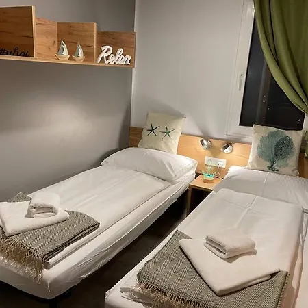 Ahoi House 7 아파트